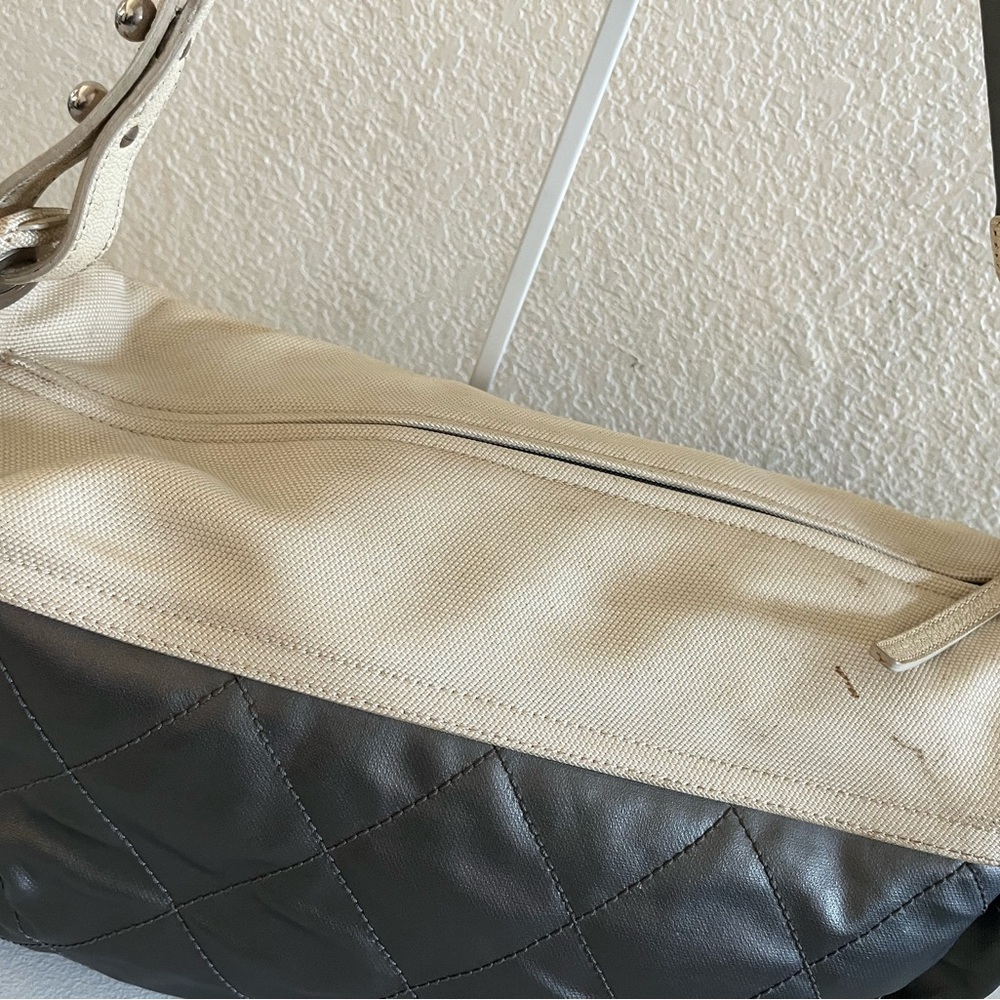 Chanel Two-Tone Patent Leather Shoulder Bag - - Picture 4 of 14